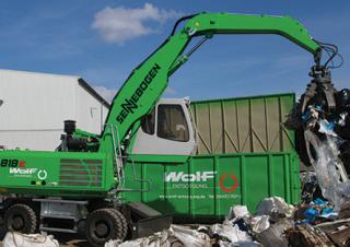 Manipulátory s materiálem Sennebogen 818M E