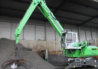 Manipulátory s materiálem Sennebogen 825M E 