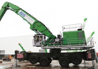 Manipulátory s materiálem Sennebogen 875 M