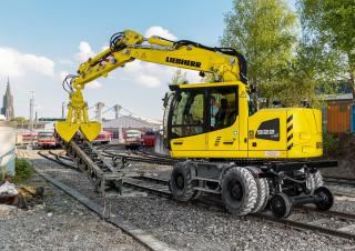 Kolová rypadla Liebherr A 922 Rail Litronic