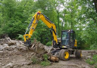 Kolová rypadla Yanmar B 95 MB