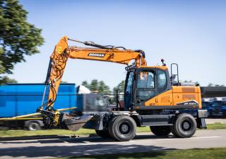 Kolová rypadla Doosan DX160W-7