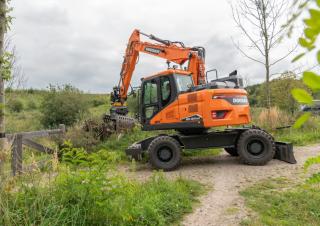 Kolová rypadla Doosan DX165WR-7