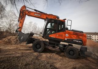 Kolová rypadla Doosan DX210W-5