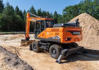 Kolová rypadla Doosan DX210W-7