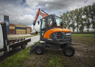 Kolová rypadla Doosan DX57W