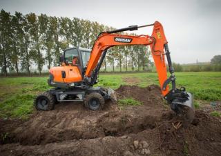 Kolová rypadla Doosan DX57W