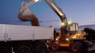 Kolová rypadla Volvo EW160C