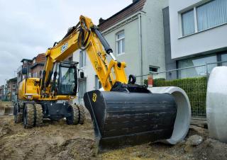Kolová rypadla JCB JS145W