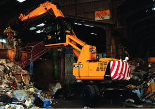 Manipulátory s materiálem JCB JS20MH
