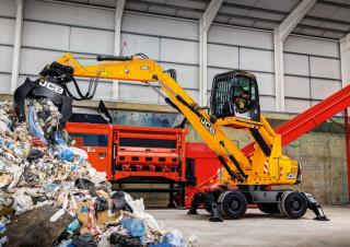 Manipulátory s materiálem JCB JS20MH