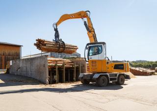 Manipulátory s materiálem Liebherr LH 35 M Timber Litronic
