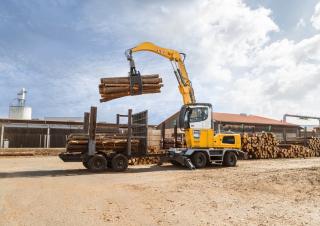 Manipulátory s materiálem Liebherr LH 35 M Timber Litronic