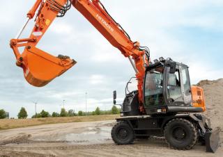 Kolová rypadla Hitachi ZX 145 W 3