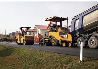 Kolové finišery Caterpillar AP600D