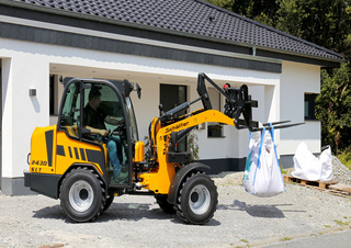 Kolové nakladače Schäffer 2430 SLT