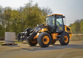Kolové nakladače JCB 407