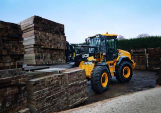 Kolové nakladače JCB 417 HT
