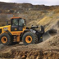 Kolové nakladače JCB 457 HT