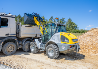 Kolové nakladače Kramer 8115L