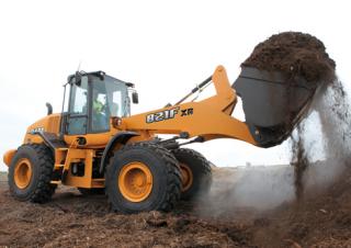 Kolové nakladače Case 821 F XR