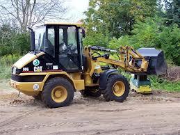 Kolové nakladače Caterpillar 906