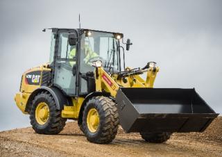 Kolové nakladače Caterpillar 906M