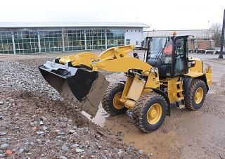 Kolové nakladače Caterpillar 918M
