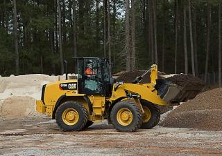 Kolové nakladače Caterpillar 918M