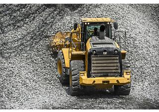 Kolové nakladače Caterpillar 966L