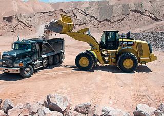 Kolové nakladače Caterpillar 982M