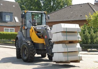 Kolové nakladače Mecalac AS700