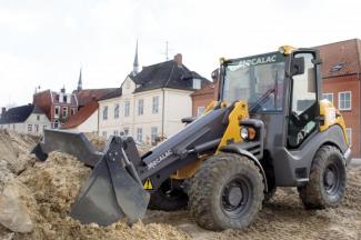 Kolové nakladače Mecalac AX 850
