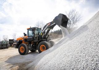 Kolové nakladače Doosan DL220-7