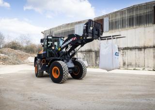 Kolové nakladače Doosan DL250-7