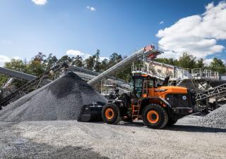 Kolové nakladače Doosan DL320-7