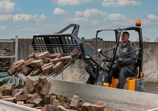 Kolové nakladače Giant G1200