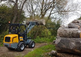 Kolové nakladače Giant G2500HD