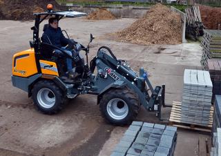 Kolové nakladače Giant G2700 X-tra HD
