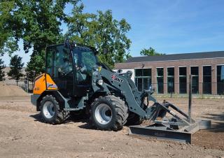 Kolové nakladače Giant G3500