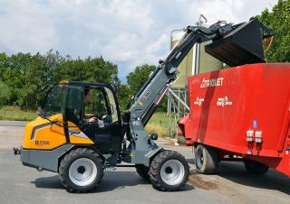 Kolové nakladače Giant G3500 Tele