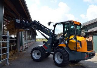 Kolové nakladače Giant G3500 Tele