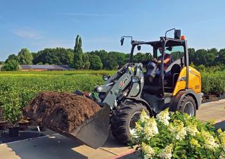 Kolové nakladače Giant G5000