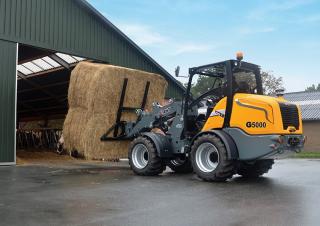 Kolové nakladače Giant G5000