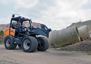 Kolové nakladače Giant G5000 X-tra