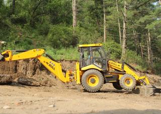 Kolové nakladače Bull HD76 4WD