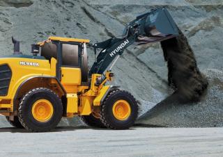 Kolové nakladače Hyundai HL940A
