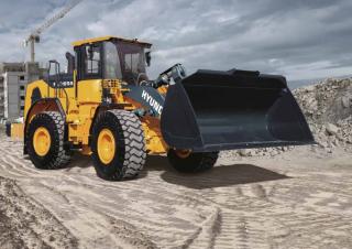 Kolové nakladače Hyundai HL960A