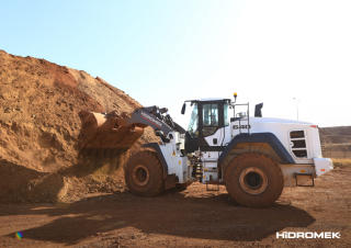 Kolové nakladače Hidromek HMK 640 WL