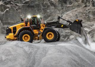 Kolové nakladače Volvo L220 